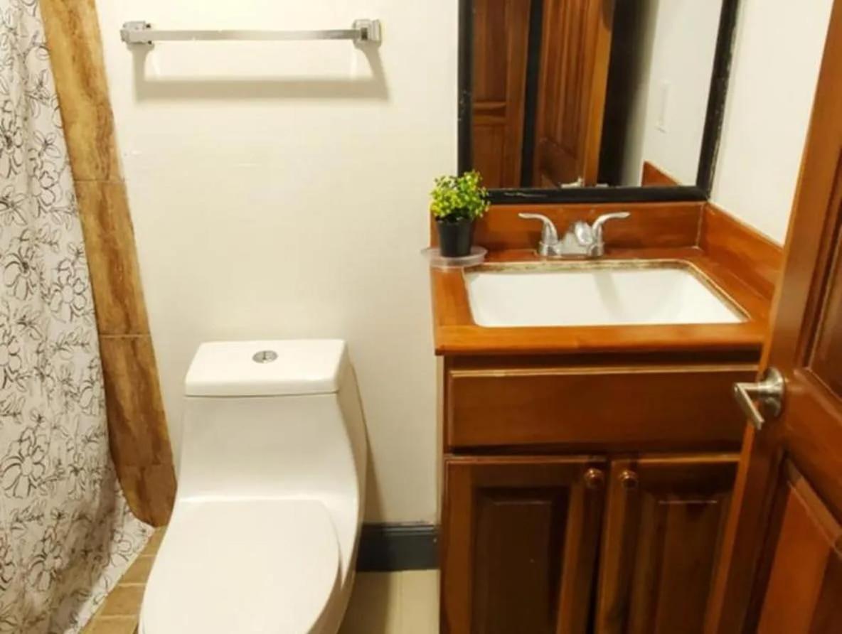 Hotel Marina Roatan Екстериор снимка