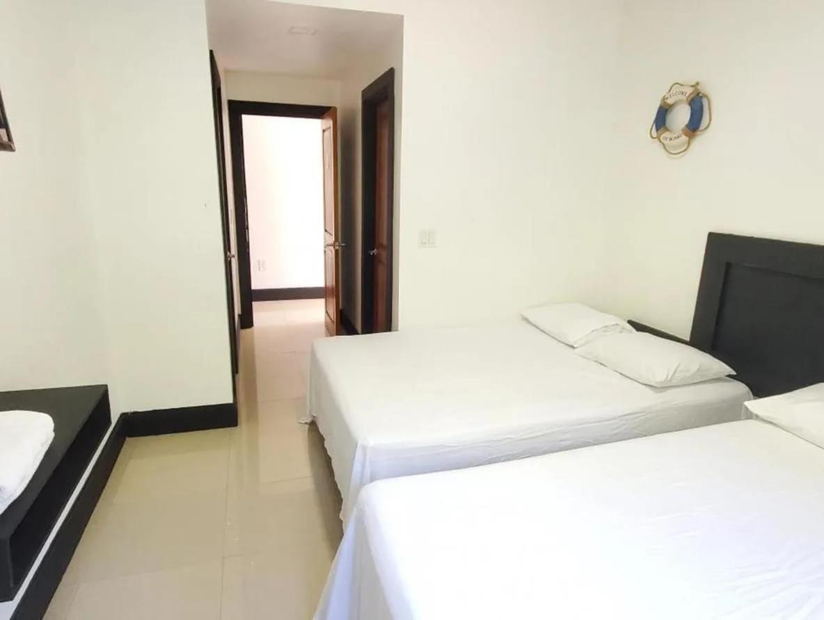Hotel Marina Roatan Екстериор снимка
