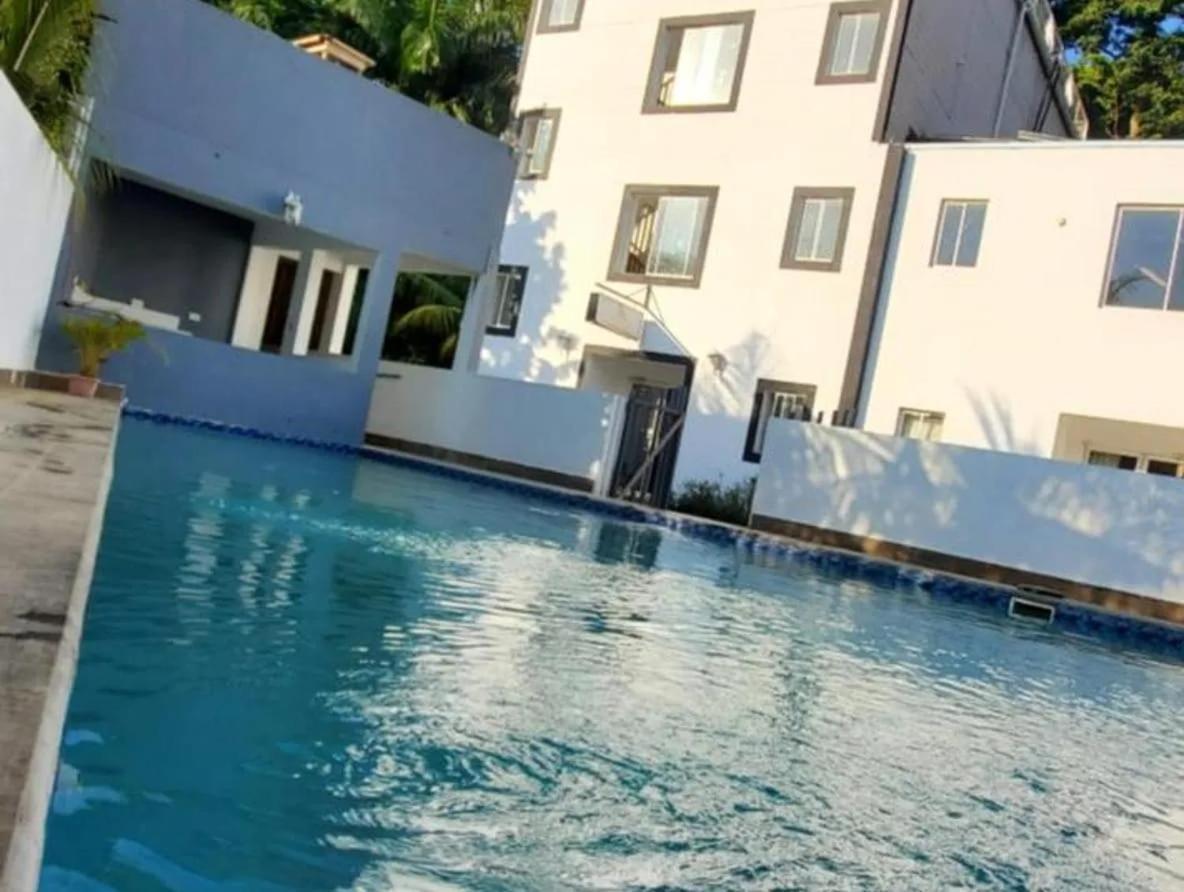 Hotel Marina Roatan Екстериор снимка